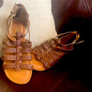 NEW Girls 13 Report Sandals